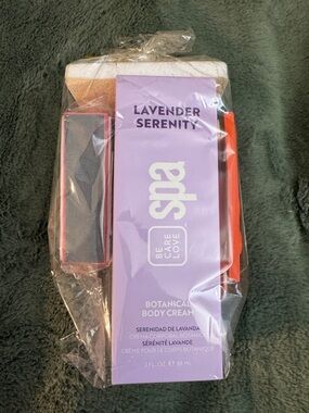 NWT Spa Lavender Serenity Botanical Body Cream + Nail File Set - Lavender